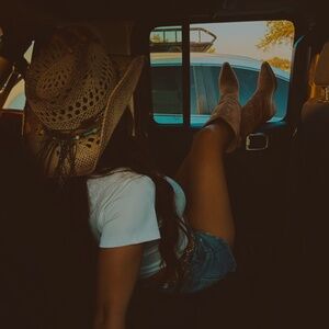 Meet your Posher, Kaitlyn